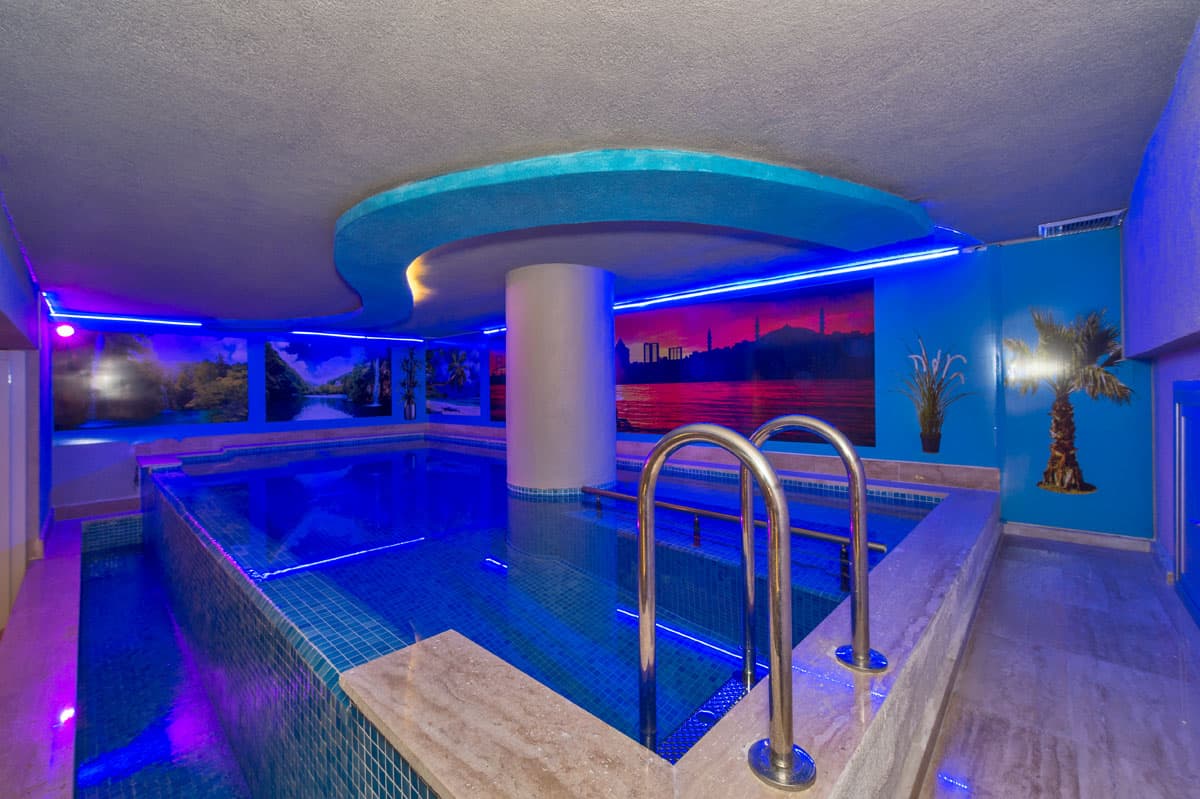 Borz Hotel · Kapalı Yüzme Havuzu